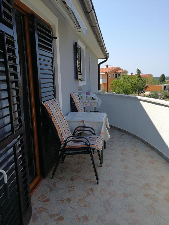 Apartment Nela Vinkuran Exterior foto